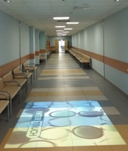 Интерактивный пол InterTouch 4.1 с бестеневой проекцией