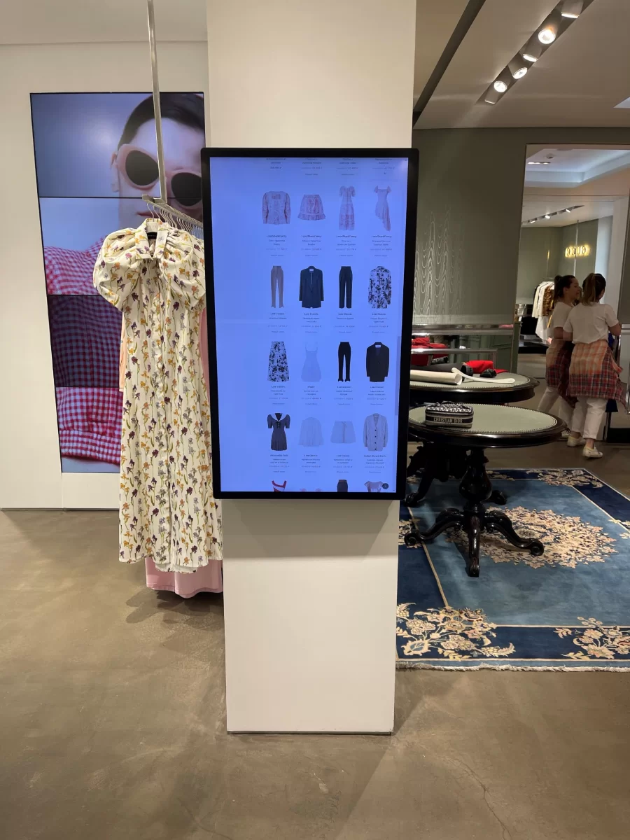 Настенный сенсорный киоск NEO GLASS 43" с фасадным стеклом