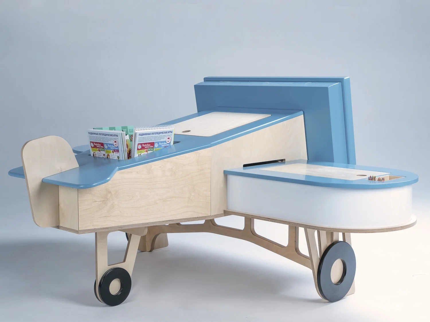 Интерактивный стол АЛМА МИК "Самолёт" 32"